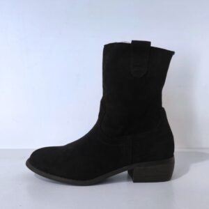 Bota de gamuza negra con tacón bajo