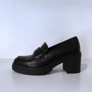 Mocasín de tacón grueso negro